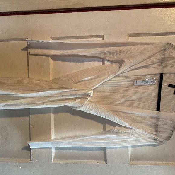 White Long Tie Thin Sweater - Picture 2 of 4